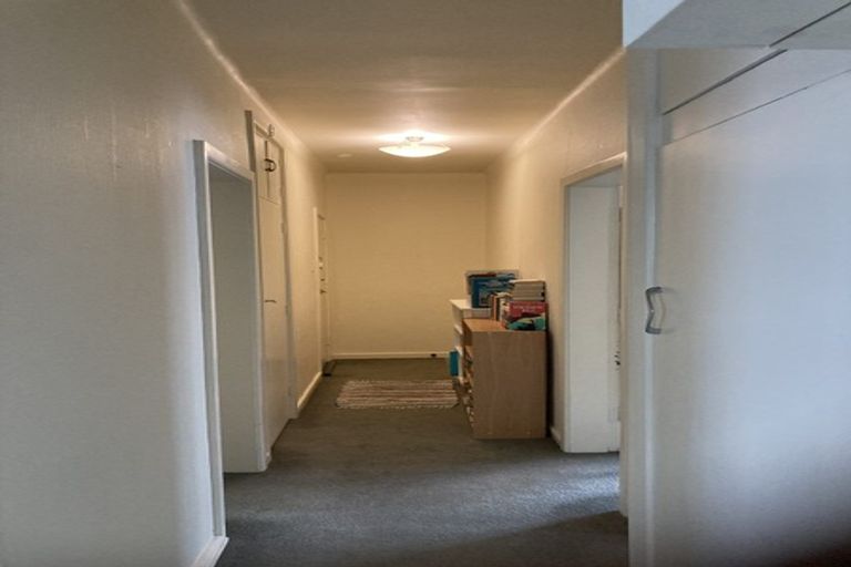 Photo of property in Hamilton Flats, 4/9 Hawker Street, Mount Victoria, Wellington, 6011