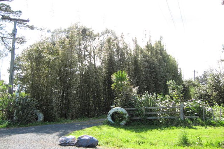 Photo of property in 51 Amreins Road, Waitakere, Henderson, 0782