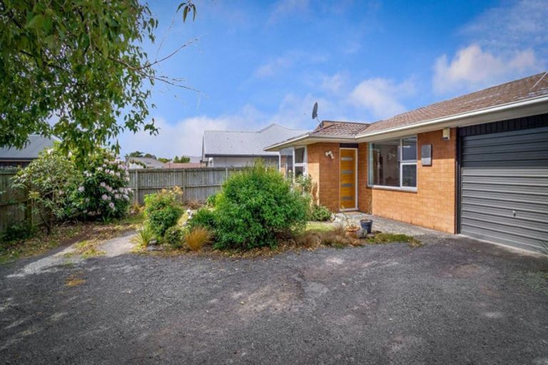 Photo of property in 2/296b Wairakei Road, Bryndwr, Christchurch, 8053