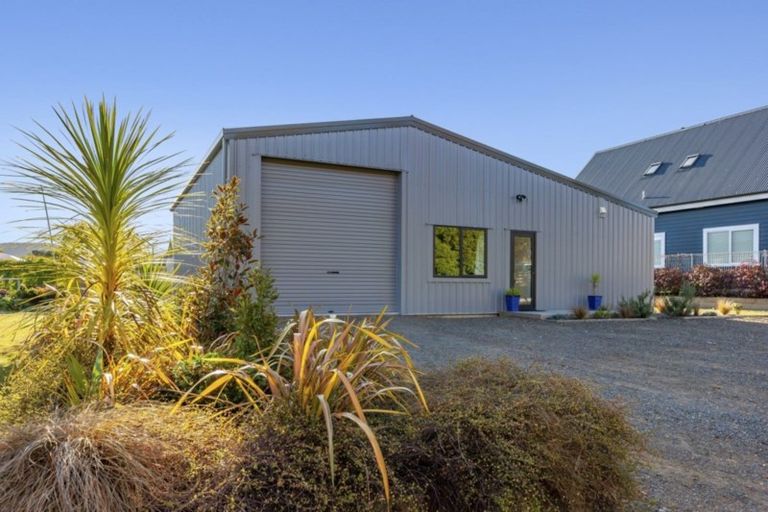 Photo of property in 130 Kenrigg Road, Kinloch, Taupo, 3377