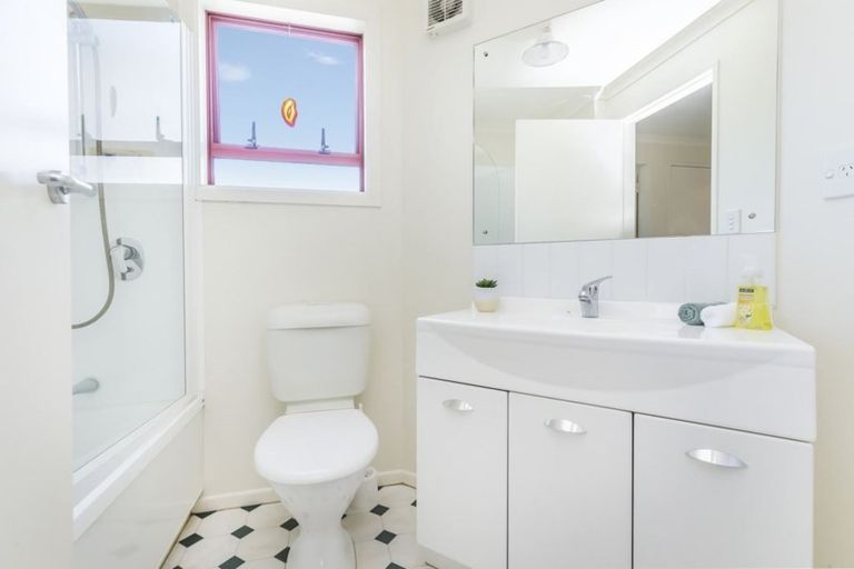 Photo of property in 297 Main Road, Tawa, Wellington, 5028