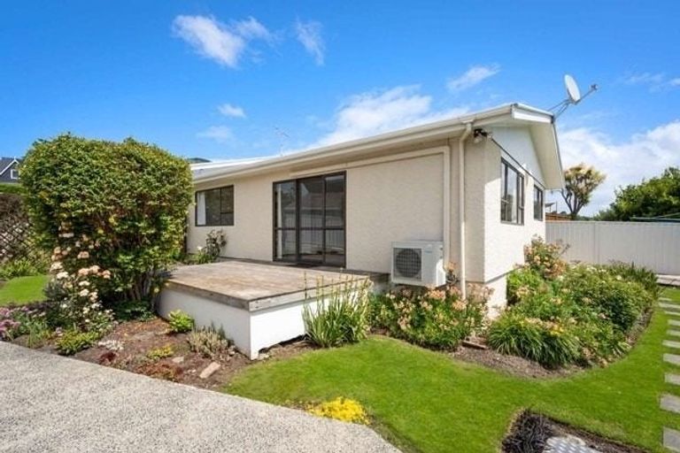 Photo of property in 14 Gebbie Street, Kinmont Park, Mosgiel, 9024
