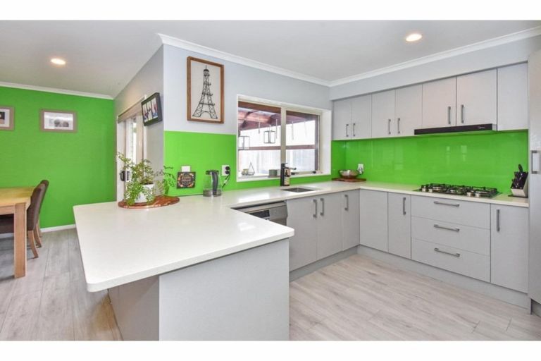 Photo of property in 8 Wairere Road, The Gardens, Auckland, 2105