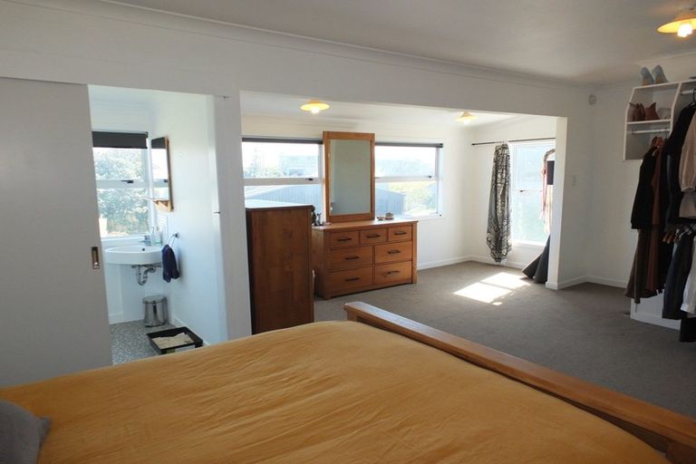 Photo of property in 14 Brown Terrace, Foxton Beach, Foxton, 4815