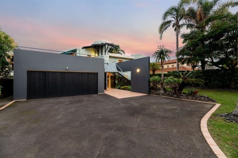 Photo of property in 13 Norwood Road, Bayswater, Auckland, 0622