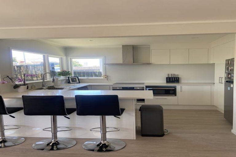 Photo of property in 1 Priestley Drive, Bucklands Beach, Auckland, 2014