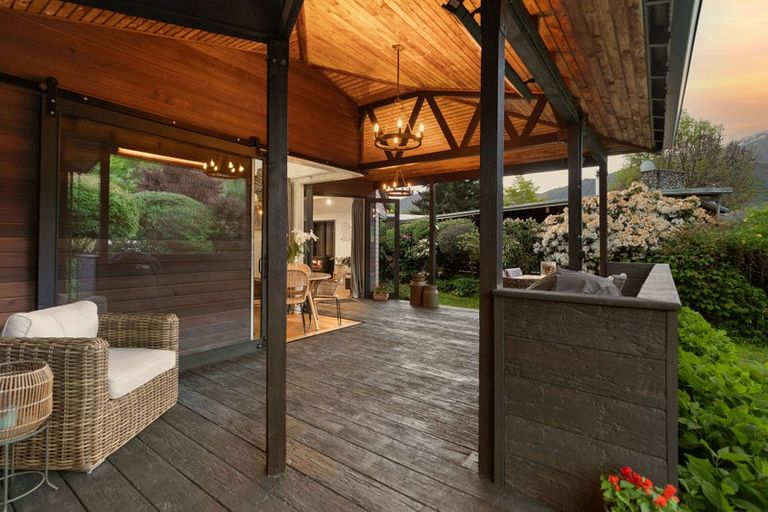 Photo of property in 18 Centennial Avenue, Arrowtown, 9302