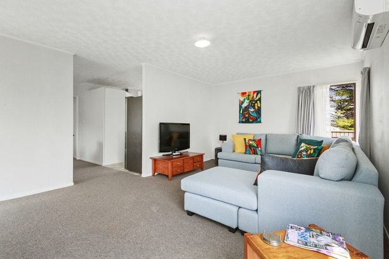 Photo of property in 19 Tobago Crescent, Grenada North, Wellington, 5028