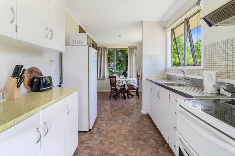 Photo of property in 8 Luke Place, Fairy Springs, Rotorua, 3015