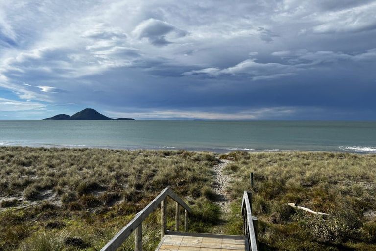 Photo of property in 2 Pacific Parade, Coastlands, Whakatane, 3120