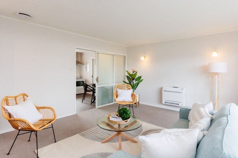 Photo of property in 1 Abraham Crescent, Milson, Palmerston North, 4414