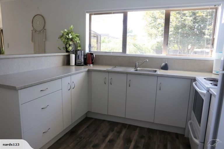 Photo of property in 2/4 Lionel Sharp Place, Pukekohe, 2120