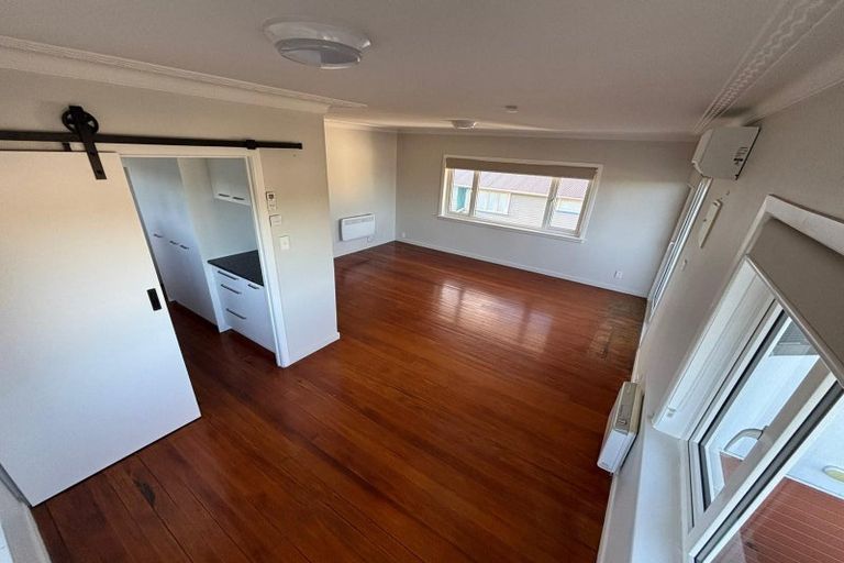 Photo of property in 105 Lincoln Road, Henderson, Auckland, 0610