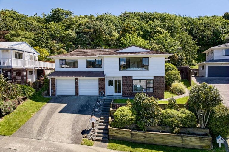 Photo of property in 16 Saint Aidans Way, Tawa, Wellington, 5028
