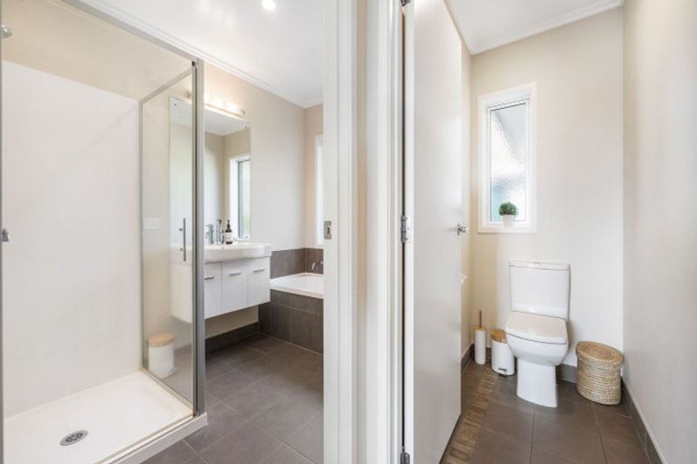 Photo of property in 47 Chamberlain Road, Bombay, 2675