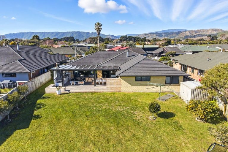 Photo of property in 10 Cottonwood Close, Paraparaumu Beach, Paraparaumu, 5032