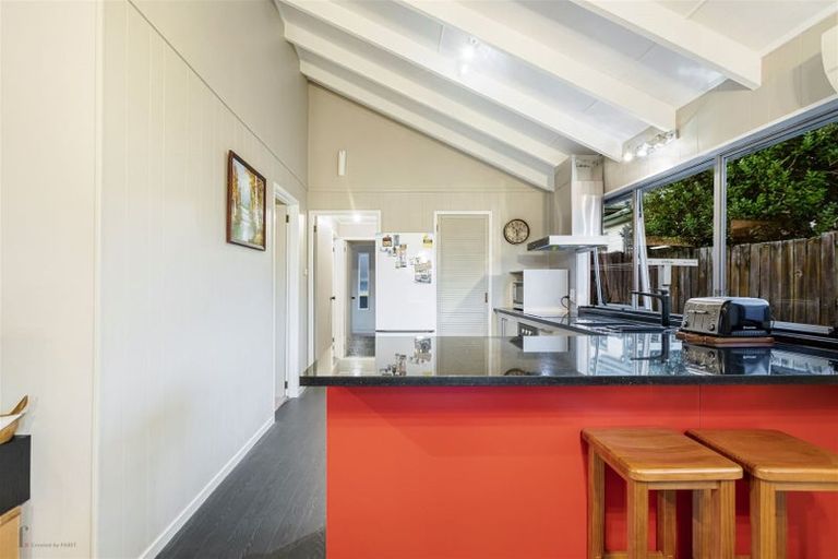 Photo of property in 8/89a Royal Road, Massey, Auckland, 0614