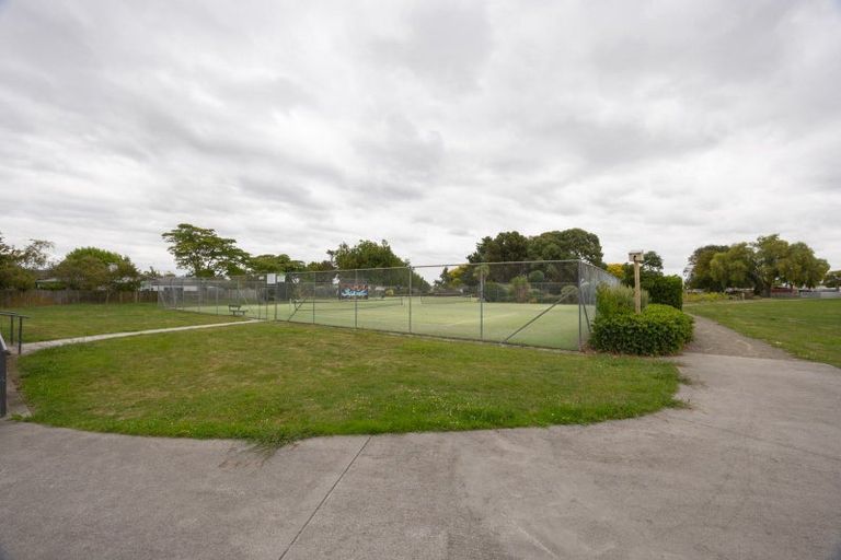 Photo of property in 16 Newbury Street, Awapuni, Palmerston North, 4412