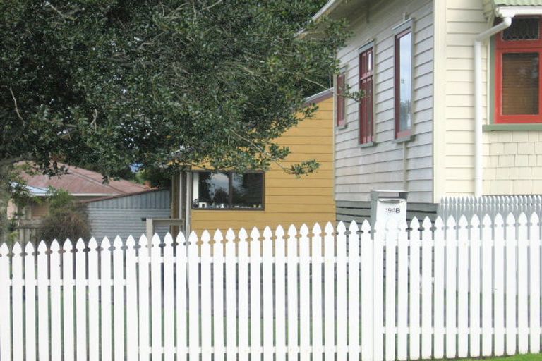 Photo of property in 1/194 Waimumu Road, Massey, Auckland, 0614