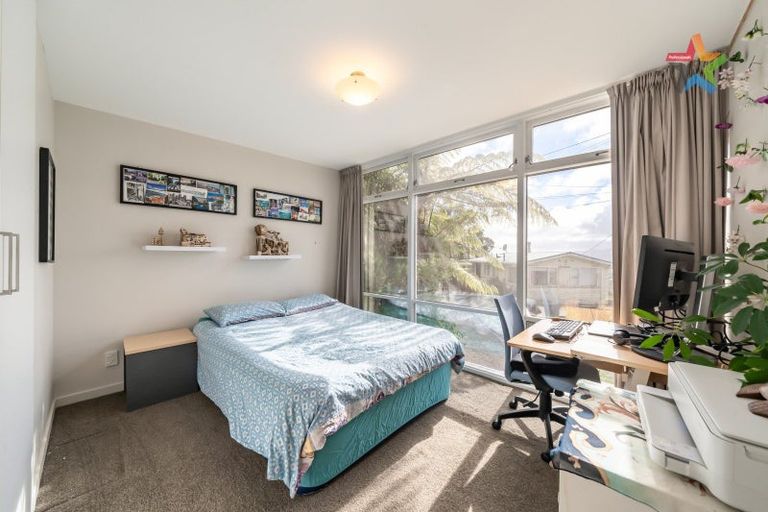 Photo of property in 28 Hollies Crescent, Johnsonville, Wellington, 6037