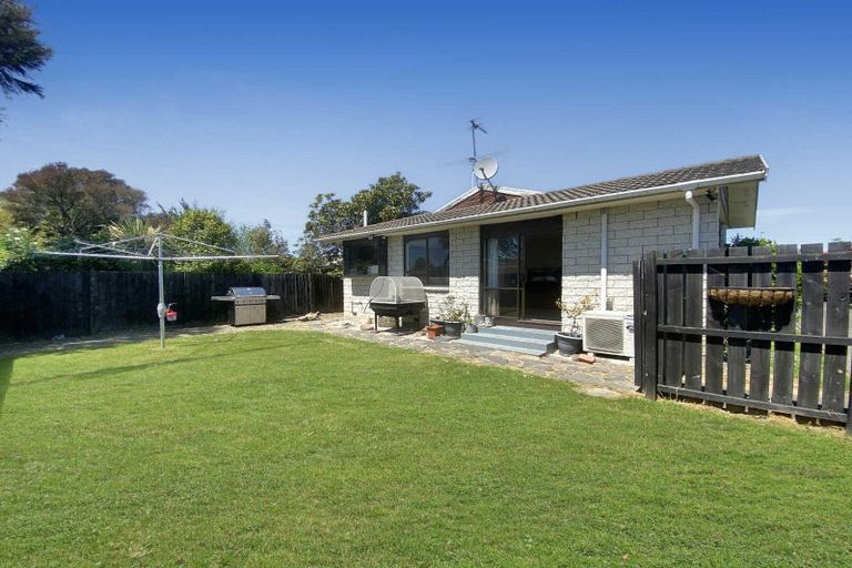 Photo of property in 2/40 Sarabande Avenue, Redwood, Christchurch, 8051