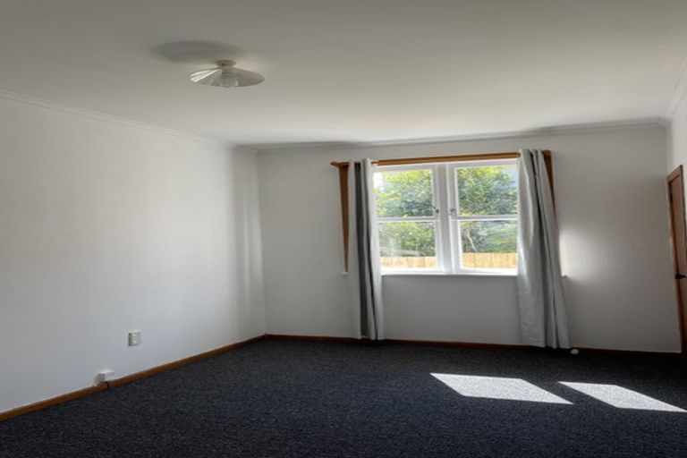 Photo of property in 15 Cliff View Drive, Green Bay, Auckland, 0604