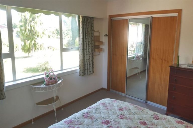 Photo of property in 69 Rhodes Street, Waimate, 7924