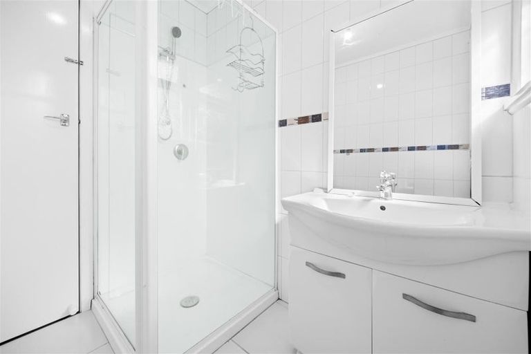 Photo of property in 17 Hazards Road, Weymouth, Auckland, 2103