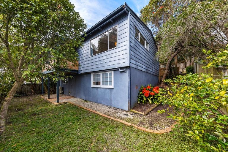 Photo of property in 4/191 Titirangi Road, Titirangi, Auckland, 0604