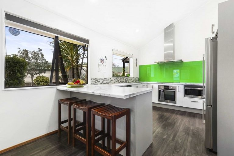 Photo of property in 16 Houhere Place, Pukete, Hamilton, 3200