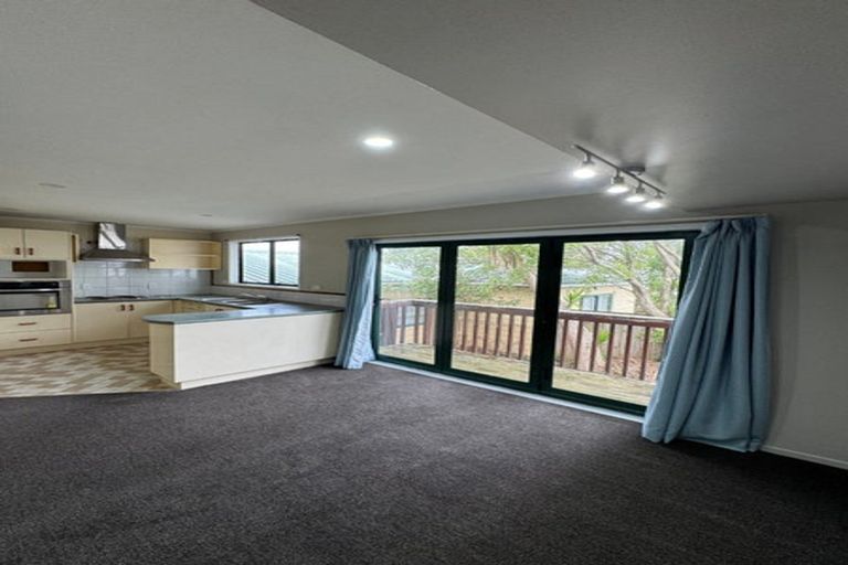 Photo of property in 302 Wairau Road, Glenfield, Auckland, 0629