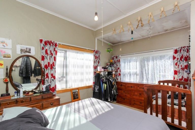 Photo of property in 63 Queen Street, Waitara, 4320