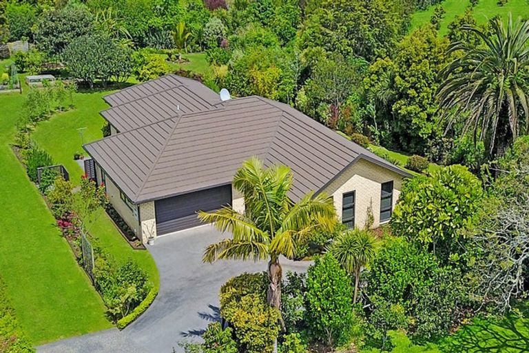 Photo of property in 71 Riddell Road, Kerikeri, 0230