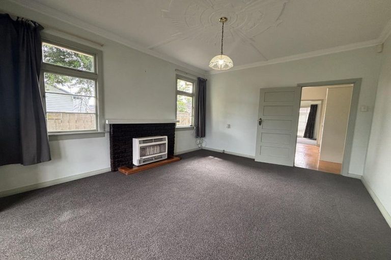 Photo of property in 17 Wallath Road, Westown, New Plymouth, 4310