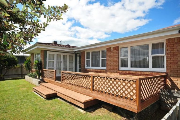 Photo of property in 14 Dover Road, St Andrews, Hamilton, 3200