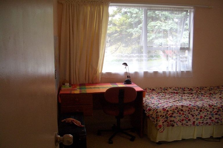 Photo of property in 14 Lavery Place, Sunnynook, Auckland, 0632