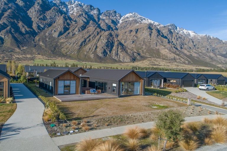 Photo of property in 19 Glenfiddich Road, Jacks Point, Queenstown, 9371