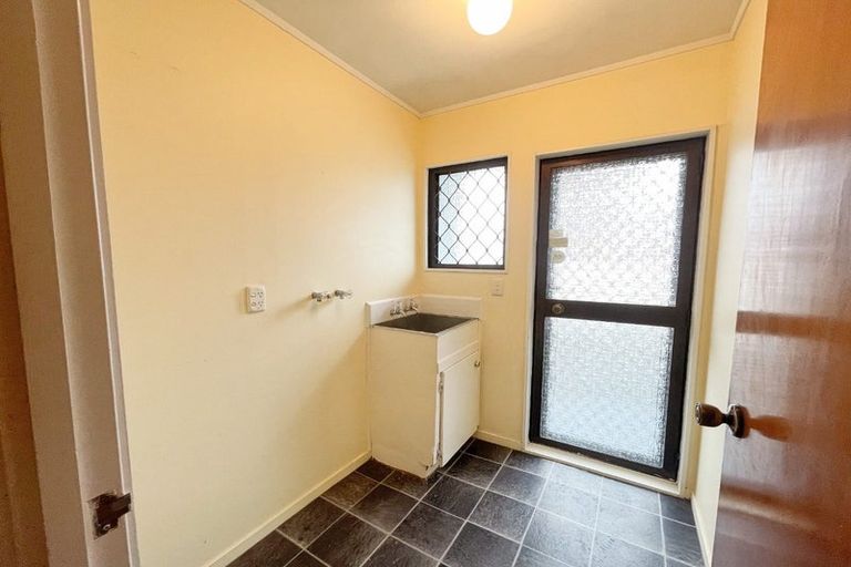 Photo of property in 51 Oreil Avenue, West Harbour, Auckland, 0618
