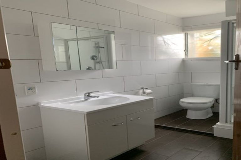 Photo of property in 30a Te Atatu Road, Te Atatu South, Auckland, 0610