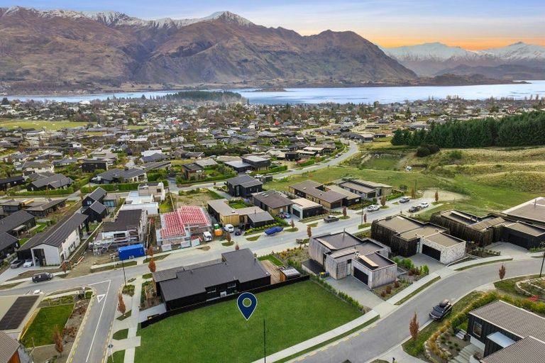 Photo of property in 3 Akitu Rise, Wanaka, 9305