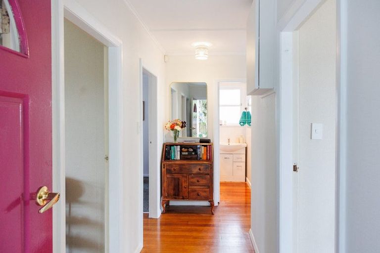 Photo of property in 920 Tremaine Avenue, Roslyn, Palmerston North, 4414