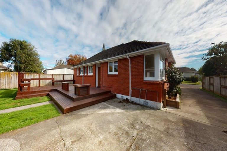 Photo of property in 32 Galway Avenue, Hokowhitu, Palmerston North, 4410
