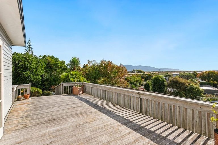 Photo of property in 6 Ruru Road, Otaihanga, Paraparaumu, 5036