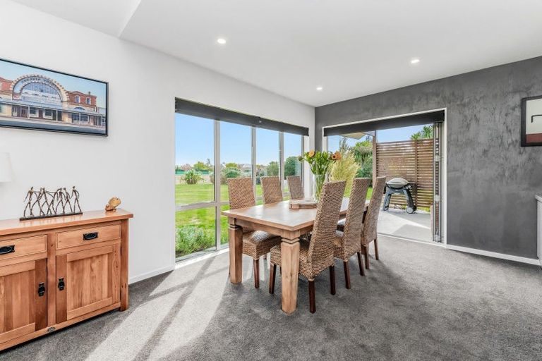 Photo of property in 39 Thorndon Close, Kirwee, Darfield, 7571