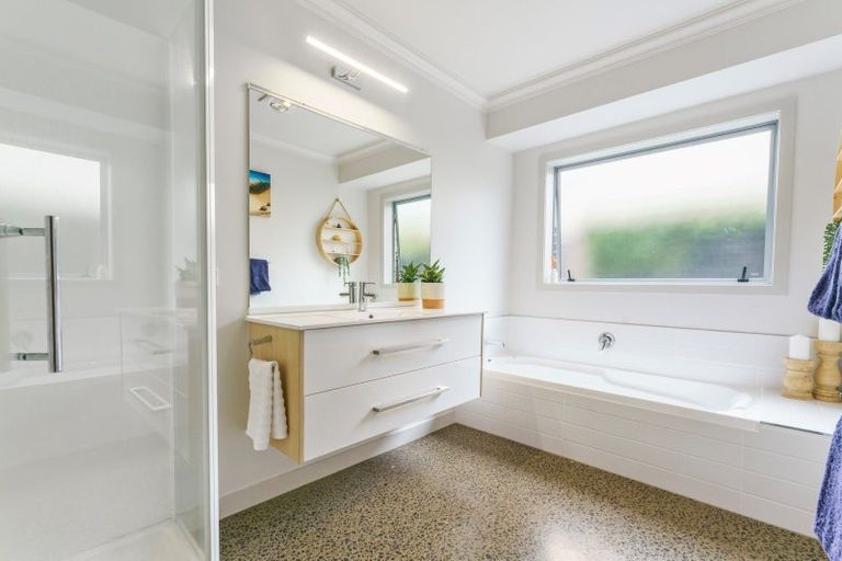 Photo of property in 5 Condor Drive, Pyes Pa, Tauranga, 3112