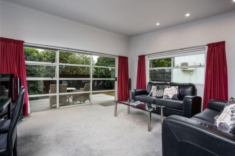 Photo of property in 24 Cologne Street, Martinborough, 5711