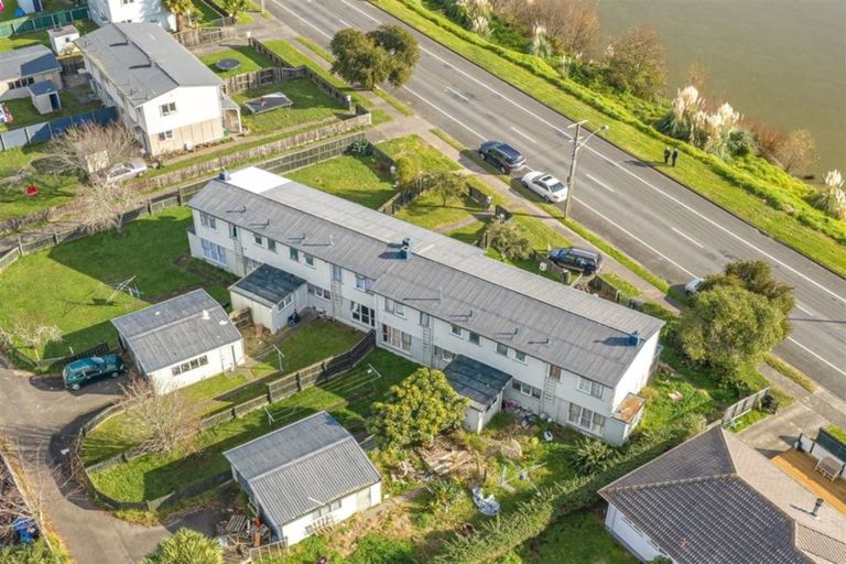 Photo of property in 211-214 Anzac Parade, Whanganui East, Whanganui, 4500