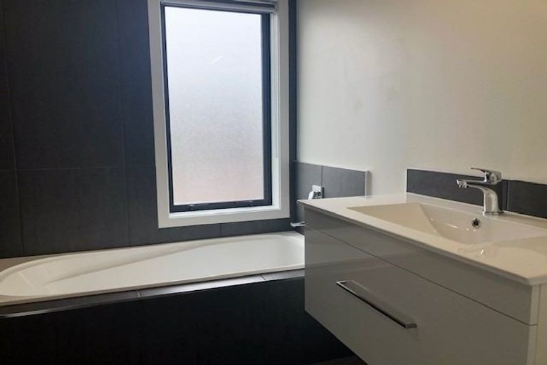 Photo of property in 31b Knightsbridge Drive, Forrest Hill, Auckland, 0620