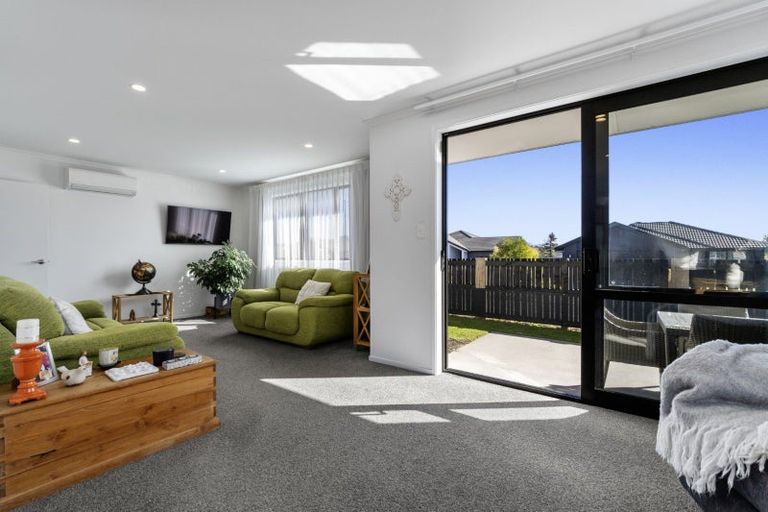 Photo of property in 10 Settler Avenue, Omokoroa, 3114
