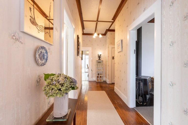 Photo of property in 16 Chamberlain Street, Dannevirke, 4930